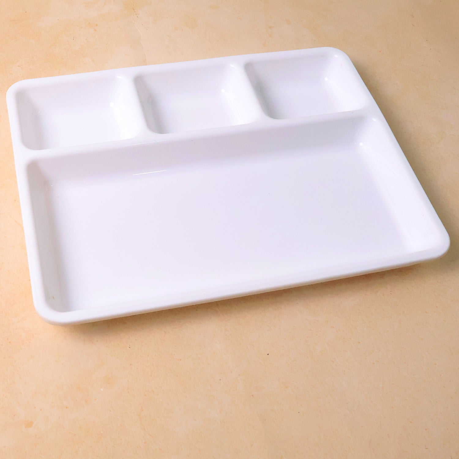 Plastic 4-compartment Rectangular Meal Serving Tray  Plate (1 Pc  White)