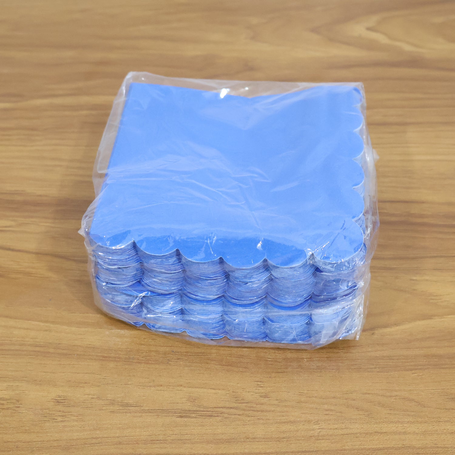 Royal Scalloped Disposable Paper Napkins (23 X 23 Cm  Approx 120 Pc)